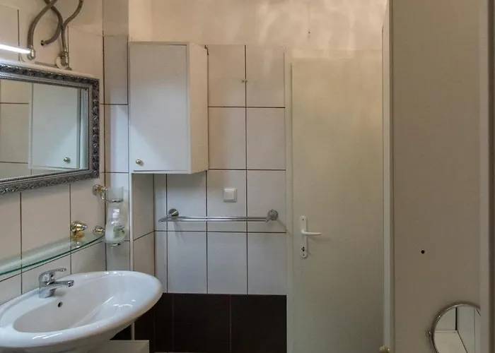 Coli Apatrman Viola Appartement Bakar