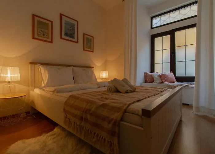 Coli Apatrman Viola Appartement *