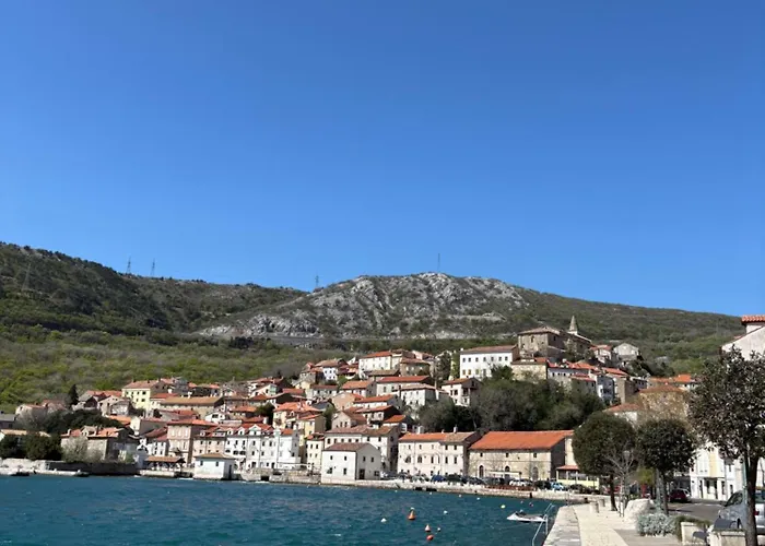 Coli Apatrman Viola Appartement *