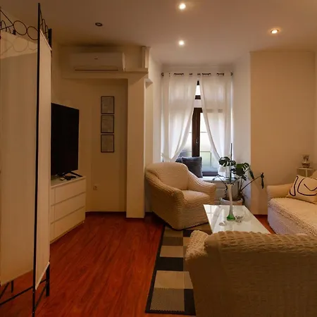 Coli Apatrman Viola Apartament