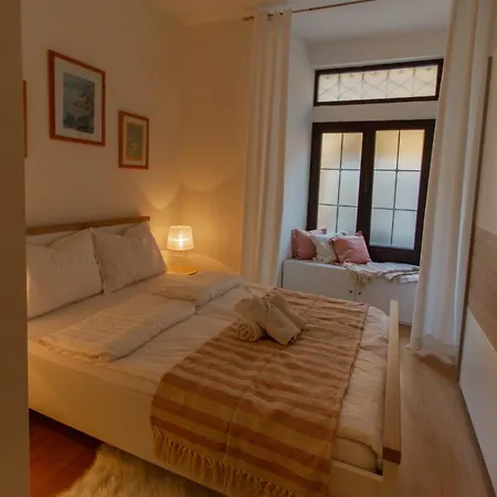 Coli Apatrman Viola Apartament