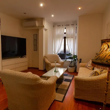 Coli Apatrman Viola Apartament