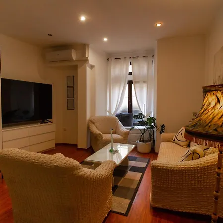 Coli Apatrman Viola Apartament