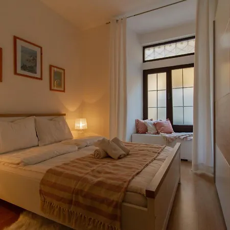 Coli Apatrman Viola Apartament *