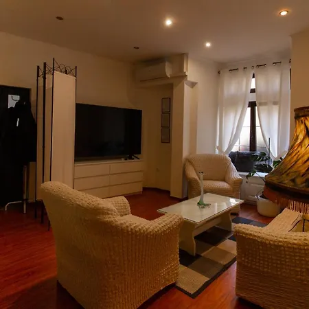 Coli Apatrman Viola باكار