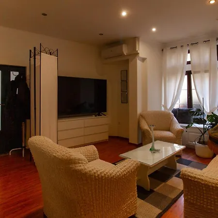 Coli Apatrman Viola Bakar