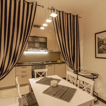 Coli Apatrman Viola Apartament