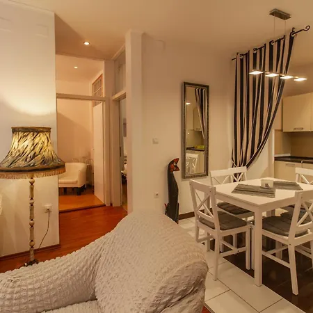 شقة Coli Apatrman Viola *