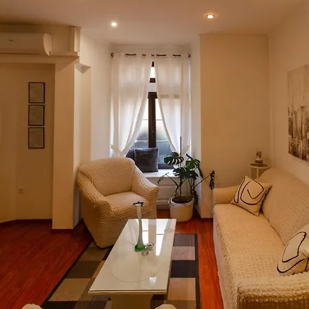 شقة Coli Apatrman Viola باكار