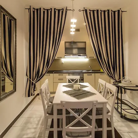 Coli Apatrman Viola *