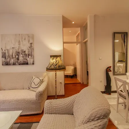 Coli Apatrman Viola باكار