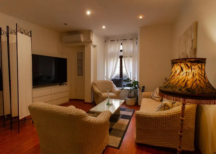 Coli Apatrman Viola 公寓