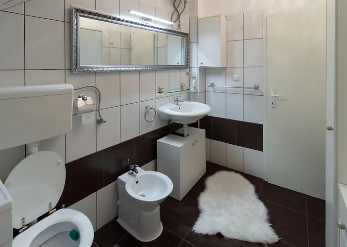 公寓 Coli Apatrman Viola 巴卡尔